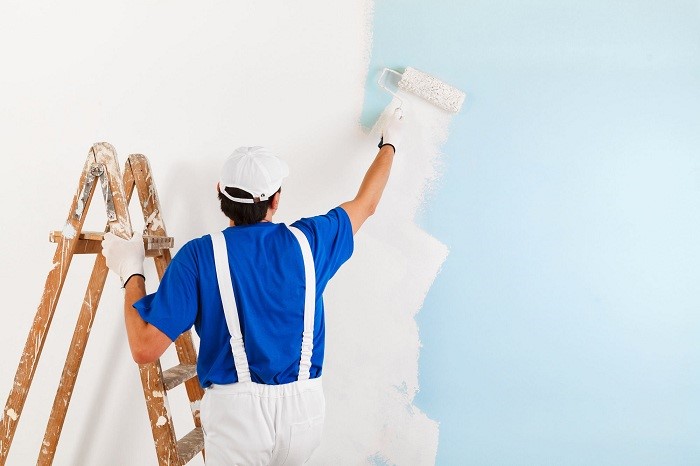 Thay vì phá tường thì chỉ cần Làm mới bức tường chung cư để sửa chữa căn hộ chung cư một cách tiết kiệm