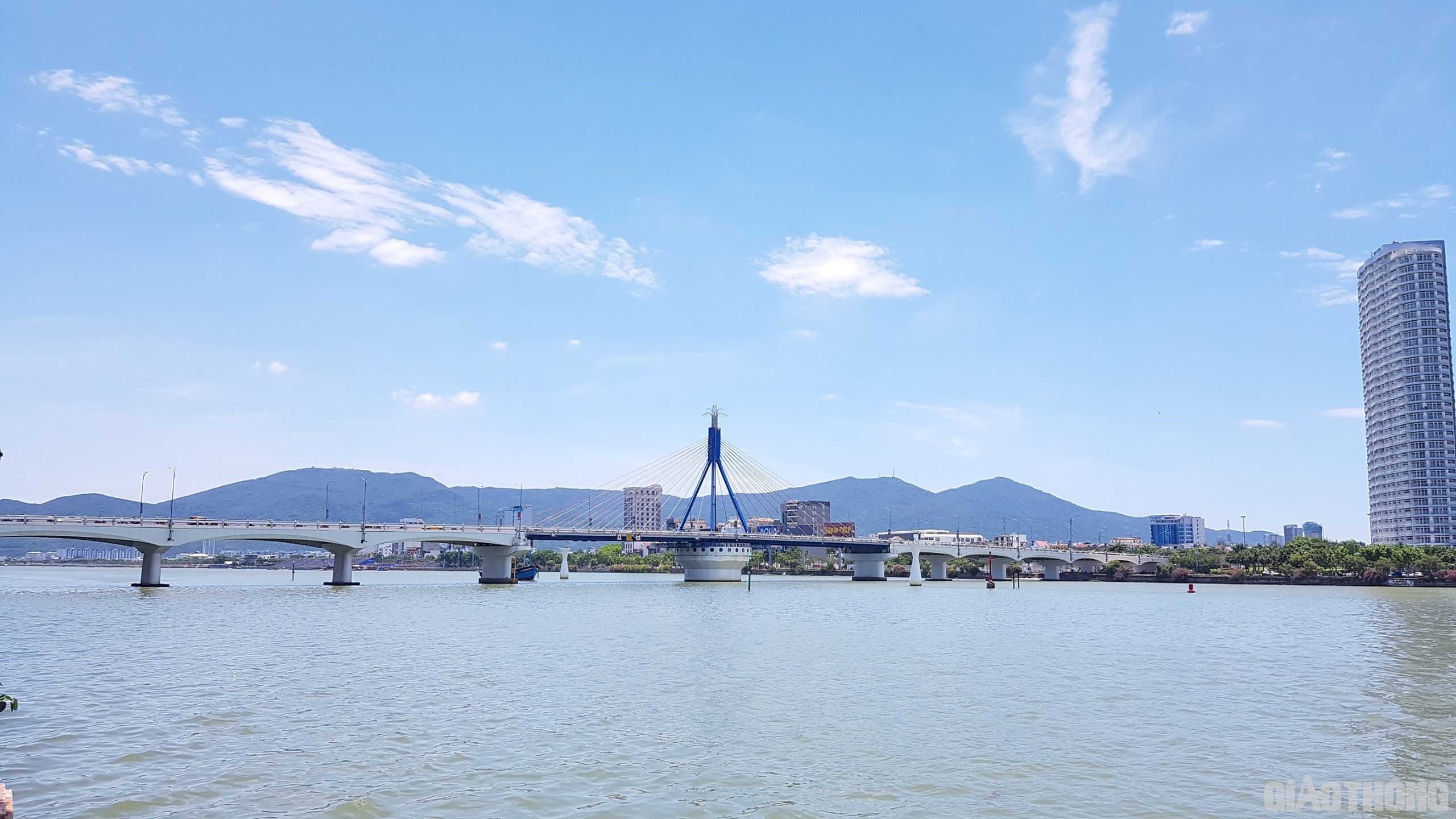 Kiến trúc độc đáo Cầu Sông Hàn mang nét kiến trúc độc đáo nhìn từ nhiều góc độ