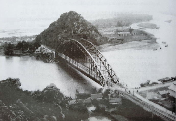 Kiến trúc cầu Hàm rồng Được xây dựng năm 1904