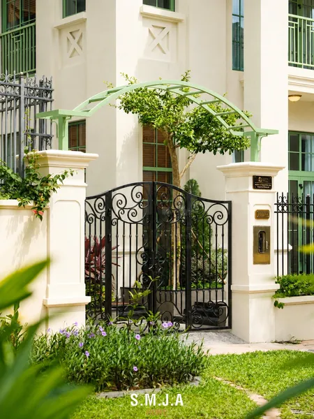 Cổng chính và cảnh quan biệt thự Sun Tropical Village Phú Quốc